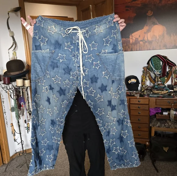 Magnolia Pearl Star Applique jean pants - Picture 1 of 2